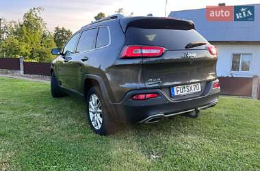 Внедорожник / Кроссовер Jeep Cherokee 2015 в 