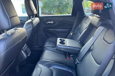 Внедорожник / Кроссовер Jeep Cherokee 2015 в 