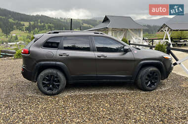 Позашляховик / Кросовер Jeep Cherokee 2016 в Верховині