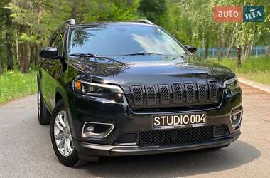 Внедорожник / Кроссовер Jeep Cherokee 2018 в 
