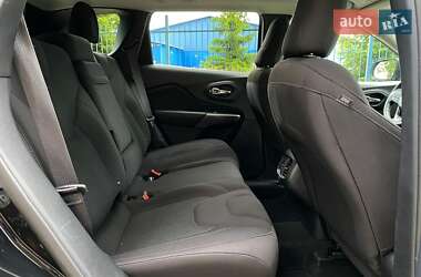 Внедорожник / Кроссовер Jeep Cherokee 2018 в 