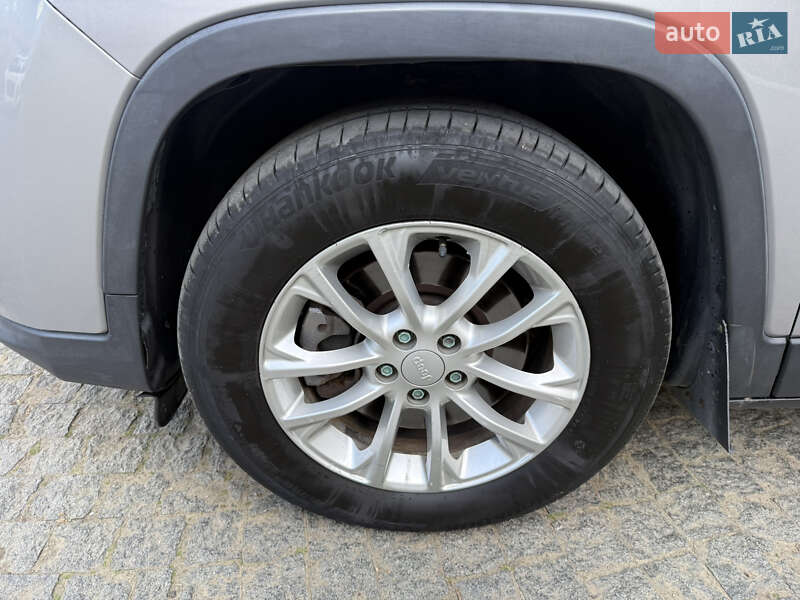 Внедорожник / Кроссовер Jeep Cherokee 2018 в Черновцах