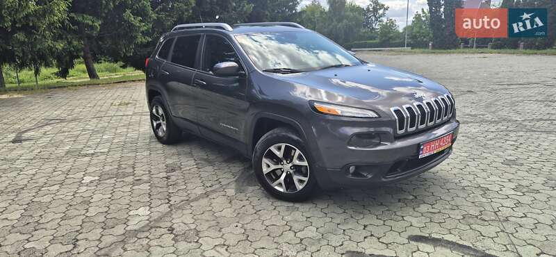 Внедорожник / Кроссовер Jeep Cherokee 2014 в 