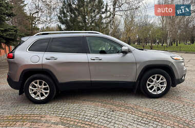 Внедорожник / Кроссовер Jeep Cherokee 2015 в 