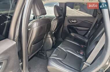 Внедорожник / Кроссовер Jeep Cherokee 2019 в 