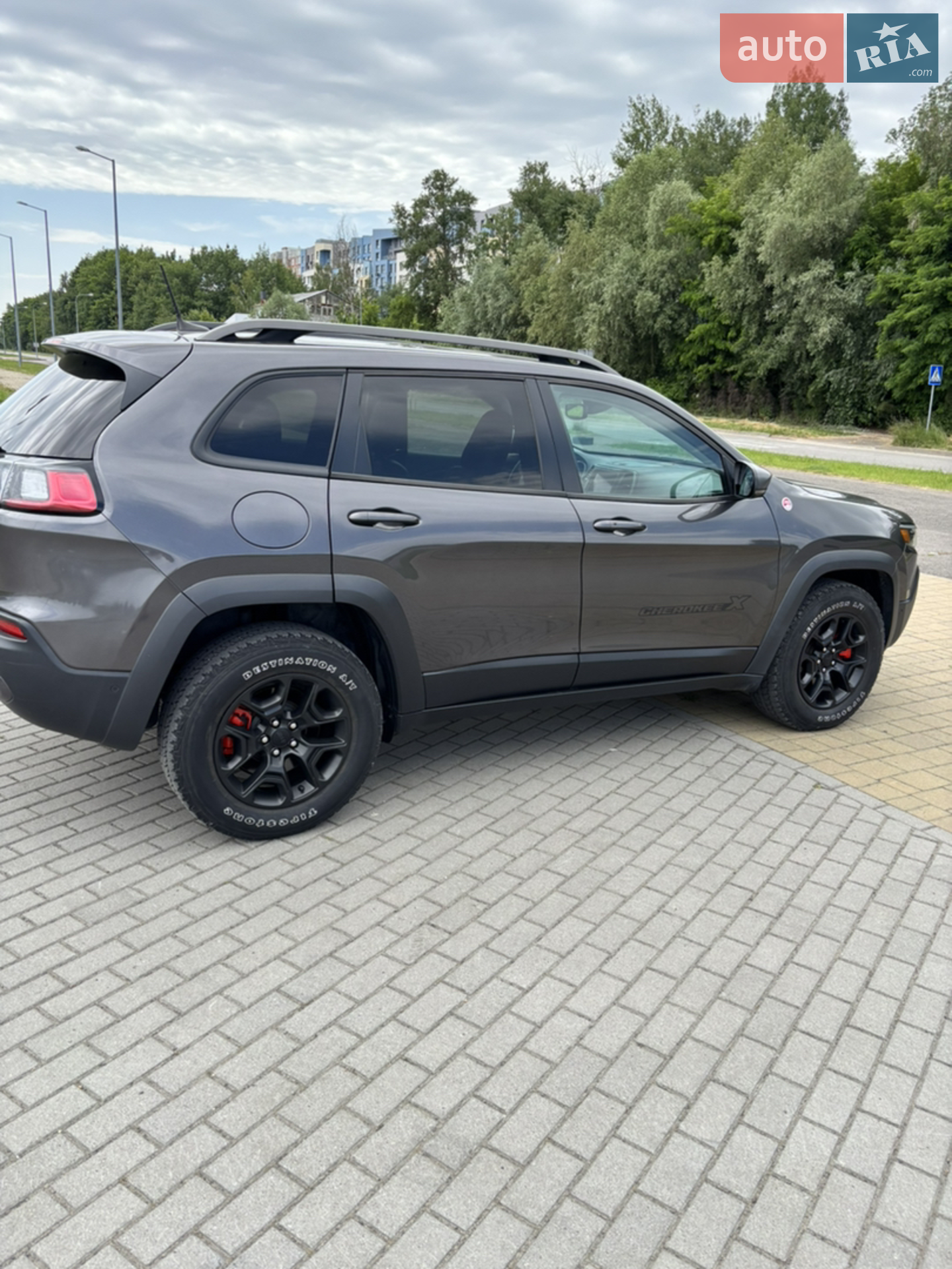 2020 Jeep Cherokee - мініатюра 10