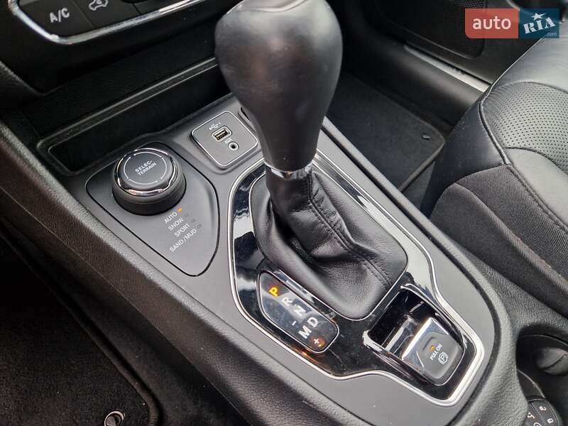 Внедорожник / Кроссовер Jeep Cherokee 2020 в Днепре