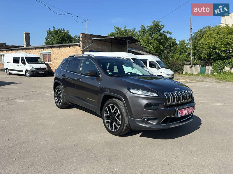 Внедорожник / Кроссовер Jeep Cherokee 2016 в 