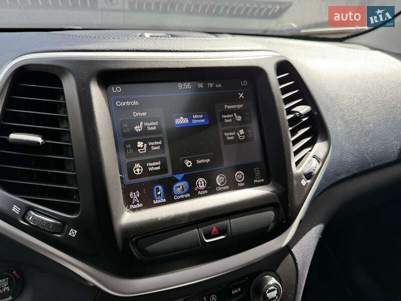 Позашляховик / Кросовер Jeep Cherokee 2015 в Львові