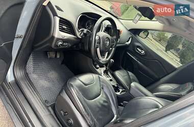 Внедорожник / Кроссовер Jeep Cherokee 2014 в 