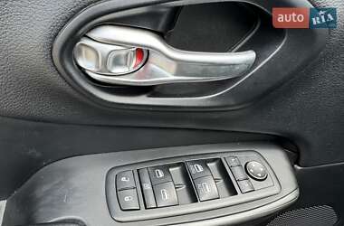 Внедорожник / Кроссовер Jeep Cherokee 2014 в 