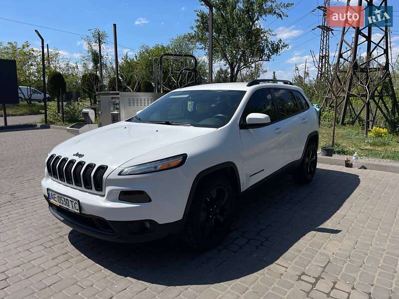 Внедорожник / Кроссовер Jeep Cherokee 2015 в Ужгороде