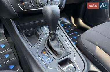 Внедорожник / Кроссовер Jeep Cherokee 2020 в 