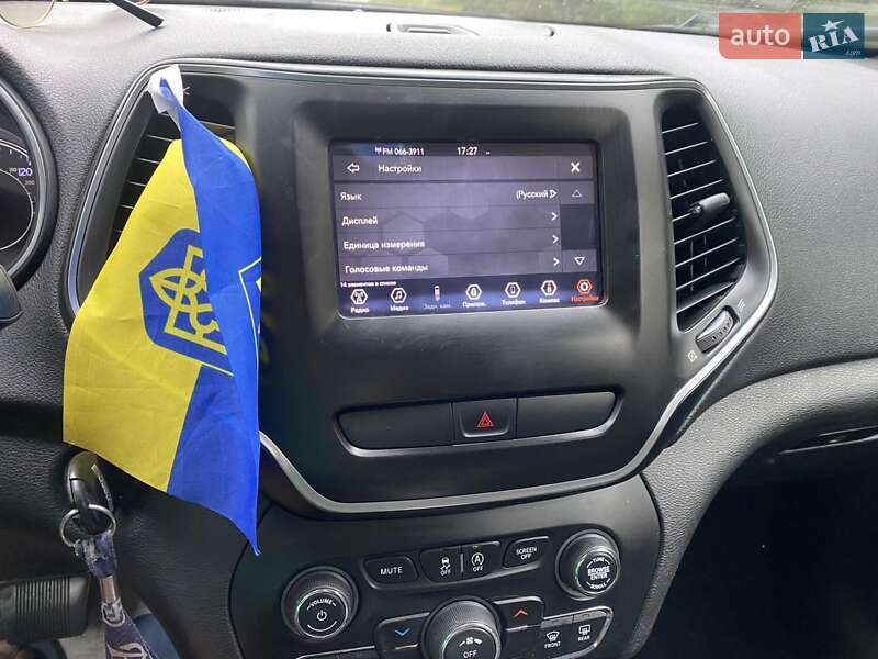 Внедорожник / Кроссовер Jeep Cherokee 2018 в Кременчуге