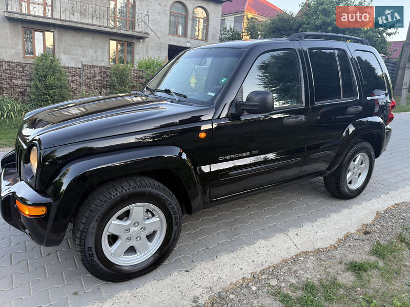 Позашляховик / Кросовер Jeep Cherokee 2003 в Чернівцях