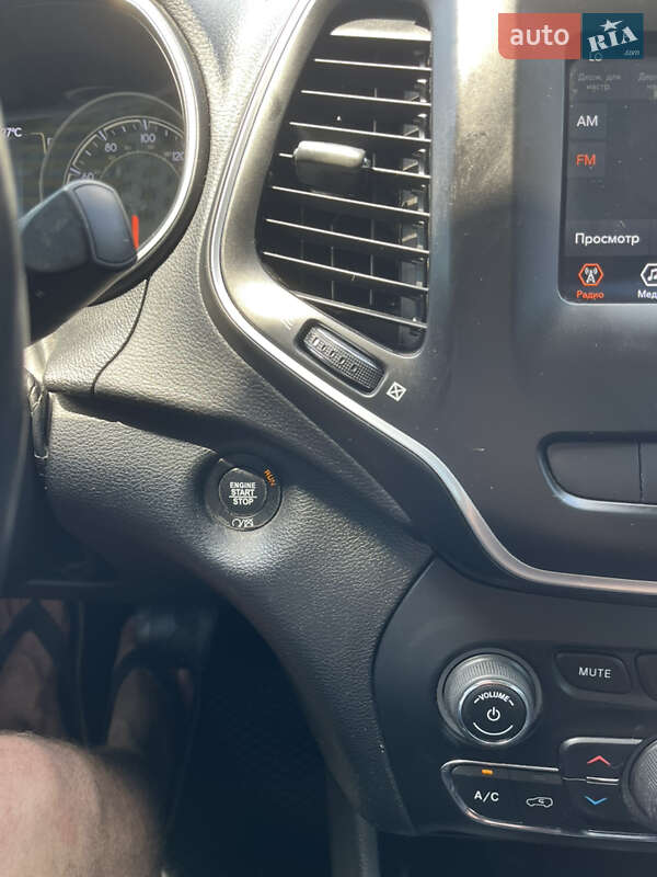 Внедорожник / Кроссовер Jeep Cherokee 2019 в Ивано-Франковске