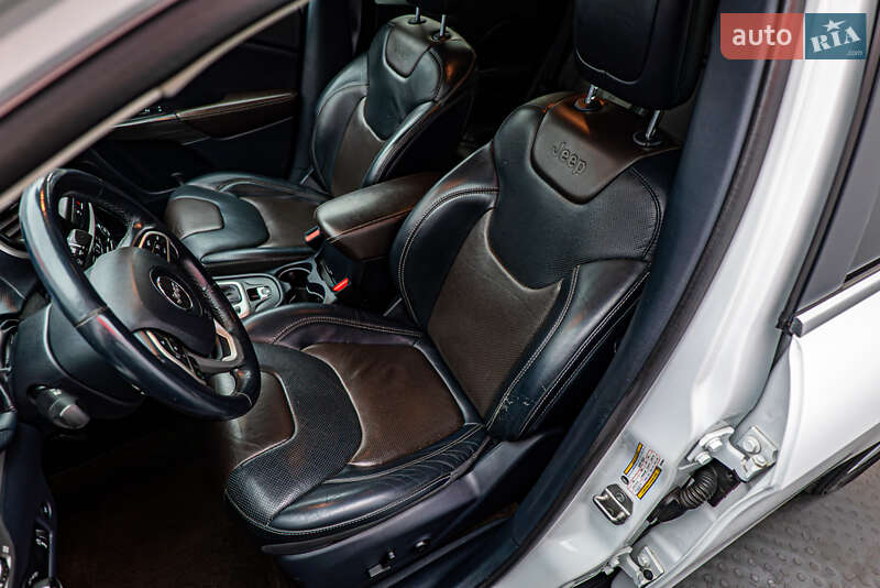 Внедорожник / Кроссовер Jeep Cherokee 2015 в Киеве фото 13 Внедорожник / Кроссовер Jeep Cherokee 2015 в Киеве