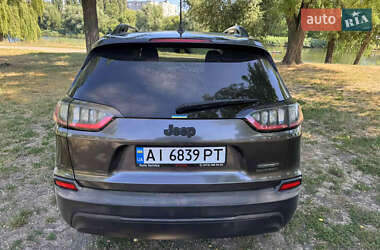 Внедорожник / Кроссовер Jeep Cherokee 2018 в 