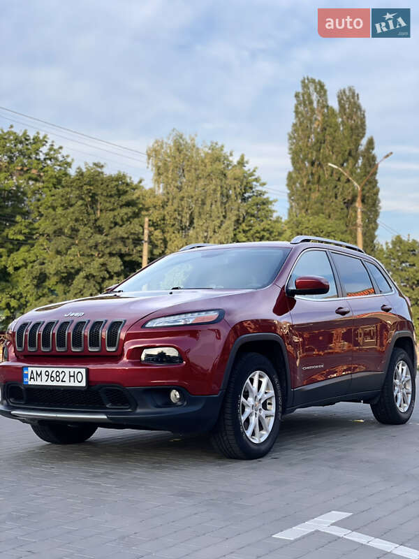 Внедорожник / Кроссовер Jeep Cherokee 2016 в Житомире