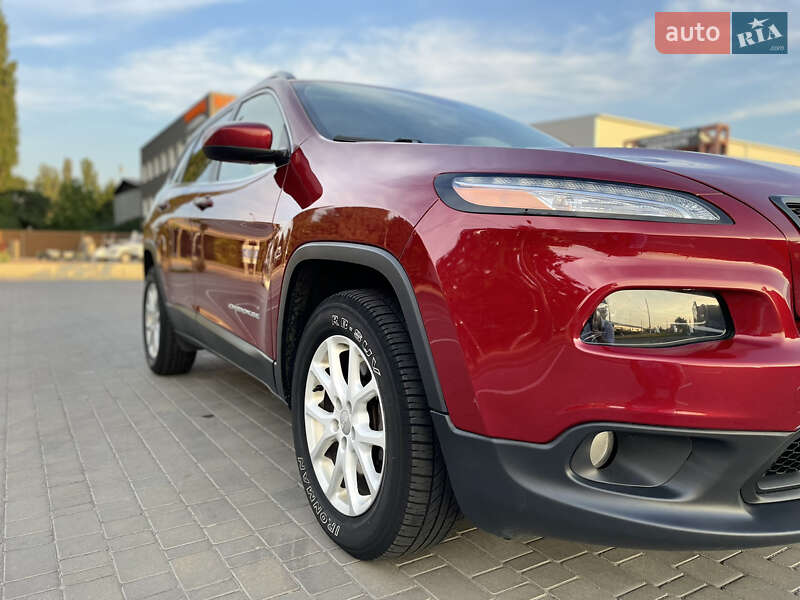 Внедорожник / Кроссовер Jeep Cherokee 2016 в Житомире