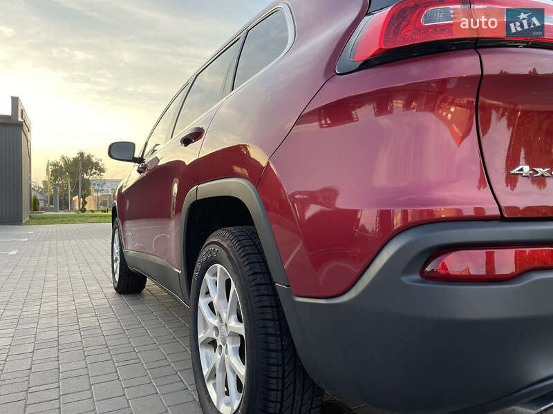 Внедорожник / Кроссовер Jeep Cherokee 2016 в Житомире
