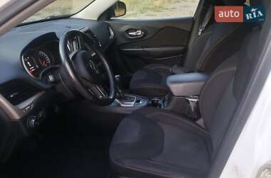 Позашляховик / Кросовер Jeep Cherokee 2015 в 