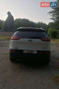 Позашляховик / Кросовер Jeep Cherokee 2015 в 