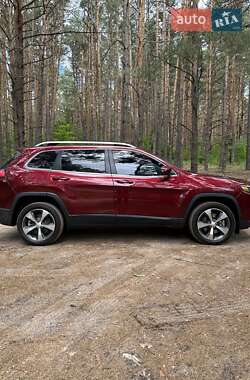 Внедорожник / Кроссовер Jeep Cherokee 2018 в 