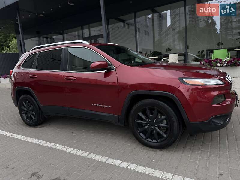 Внедорожник / Кроссовер Jeep Cherokee 2016 в 