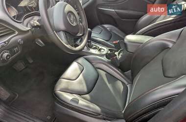 Внедорожник / Кроссовер Jeep Cherokee 2019 в 