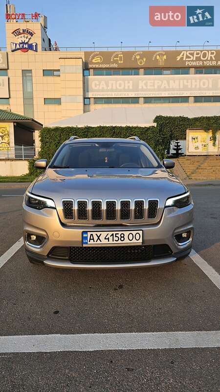 Внедорожник / Кроссовер Jeep Cherokee 2018 в 
