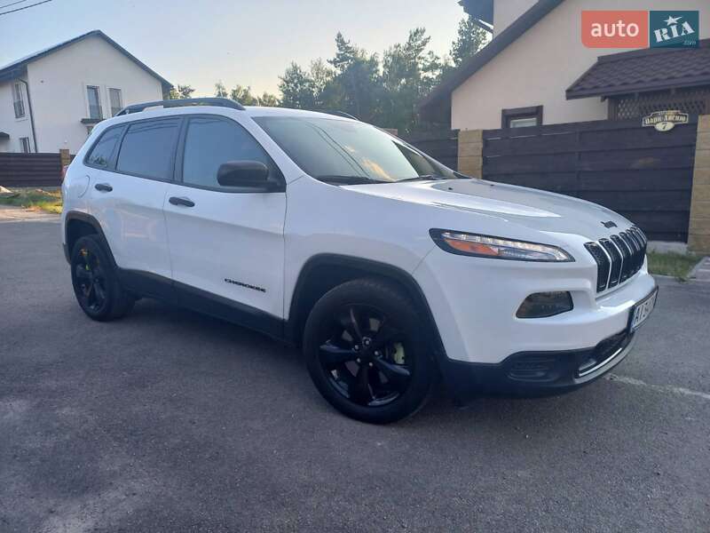 Внедорожник / Кроссовер Jeep Cherokee 2016 в Киеве