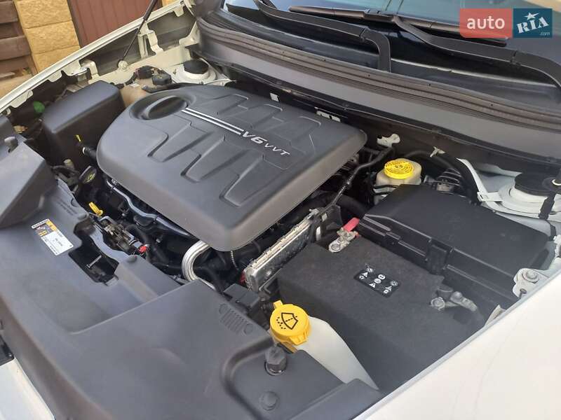 Внедорожник / Кроссовер Jeep Cherokee 2016 в Киеве