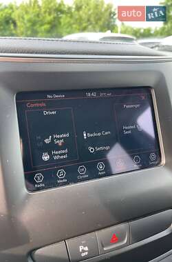 Внедорожник / Кроссовер Jeep Cherokee 2019 в 