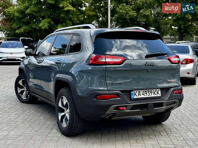 Внедорожник / Кроссовер Jeep Cherokee 2016 в Днепре