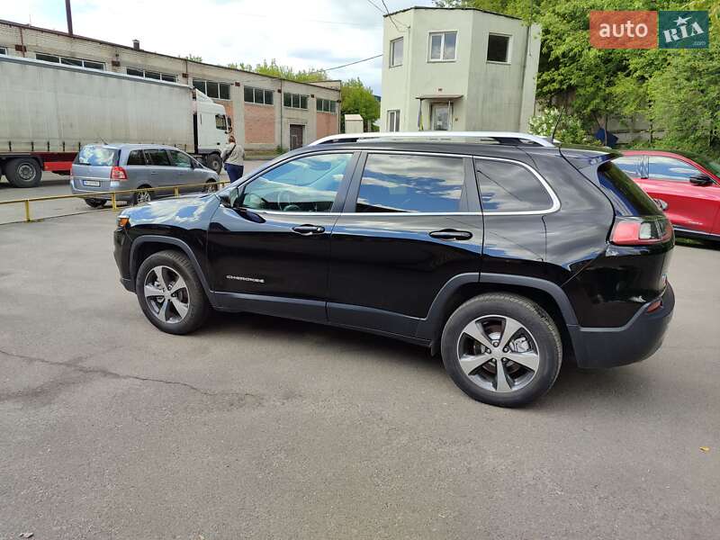 Внедорожник / Кроссовер Jeep Cherokee 2019 в Ровно