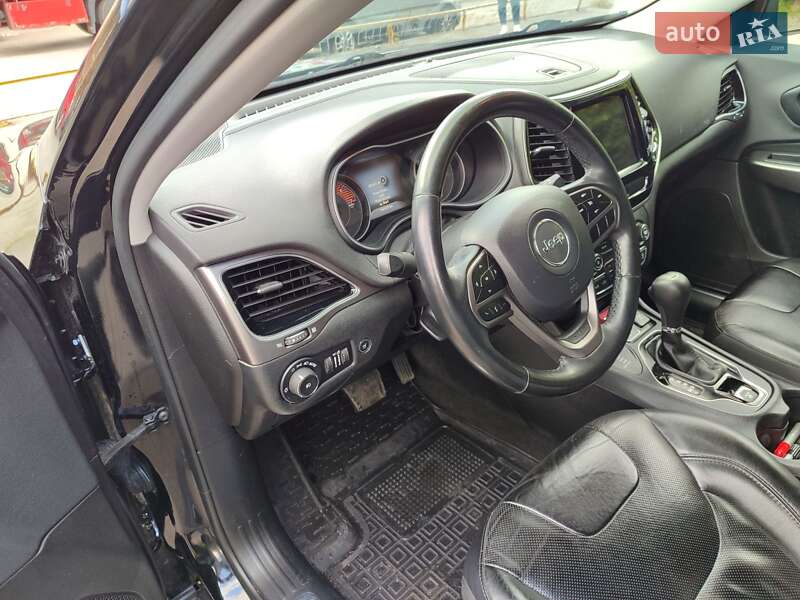 Внедорожник / Кроссовер Jeep Cherokee 2019 в Ровно