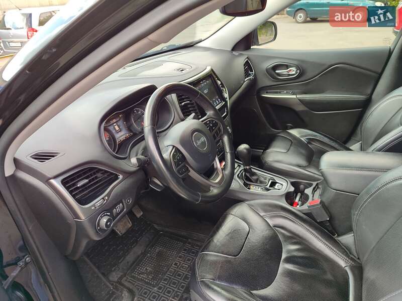 Внедорожник / Кроссовер Jeep Cherokee 2019 в Ровно