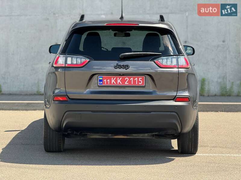 Внедорожник / Кроссовер Jeep Cherokee 2019 в Киеве