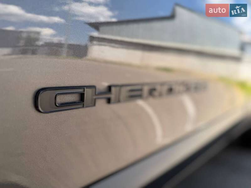 Внедорожник / Кроссовер Jeep Cherokee 2019 в Киеве