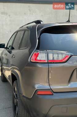 Внедорожник / Кроссовер Jeep Cherokee 2019 в 