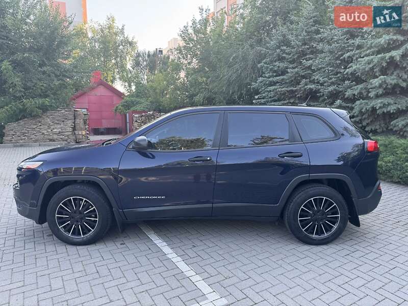 Внедорожник / Кроссовер Jeep Cherokee 2015 в Харькове