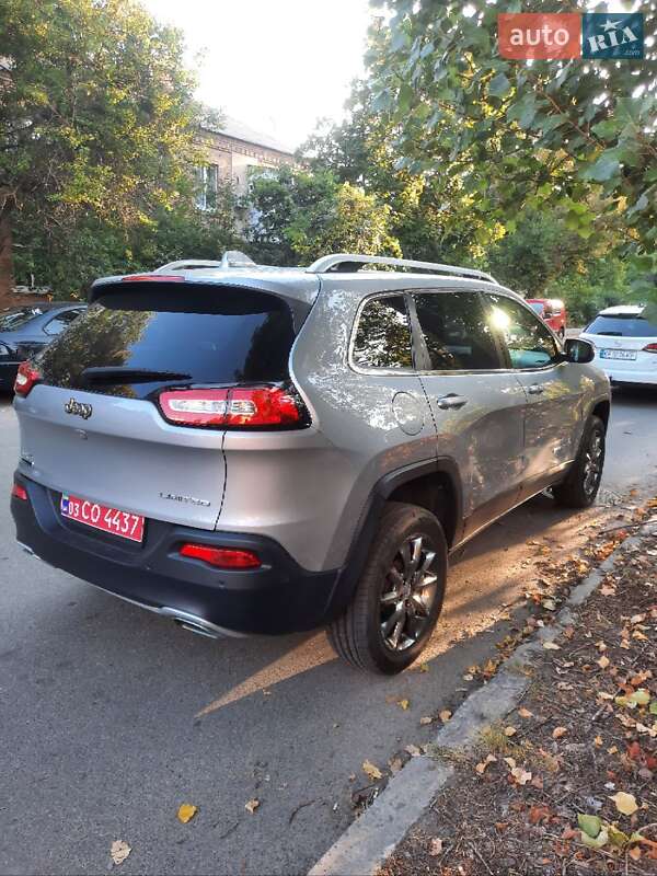 Внедорожник / Кроссовер Jeep Cherokee 2015 в Киеве