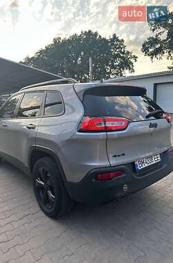 Внедорожник / Кроссовер Jeep Cherokee 2015 в 