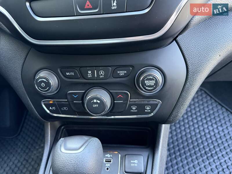 Внедорожник / Кроссовер Jeep Cherokee 2020 в Одессе