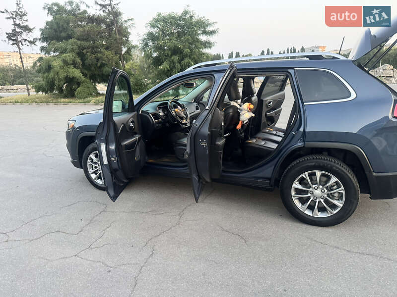 Внедорожник / Кроссовер Jeep Cherokee 2020 в Харькове