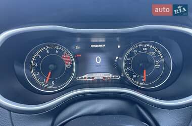Внедорожник / Кроссовер Jeep Cherokee 2015 в 
