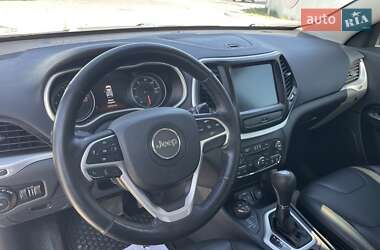 Внедорожник / Кроссовер Jeep Cherokee 2015 в 