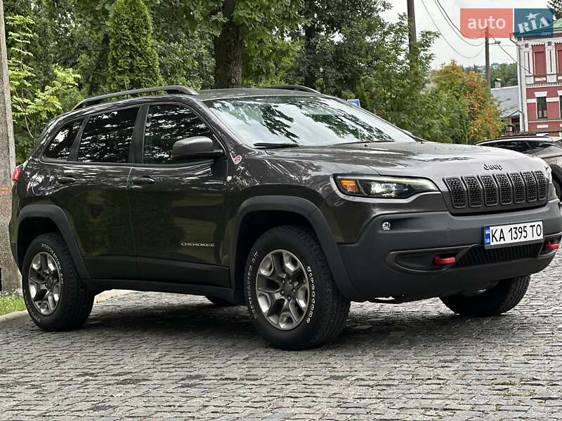 Внедорожник / Кроссовер Jeep Cherokee 2018 в Киеве