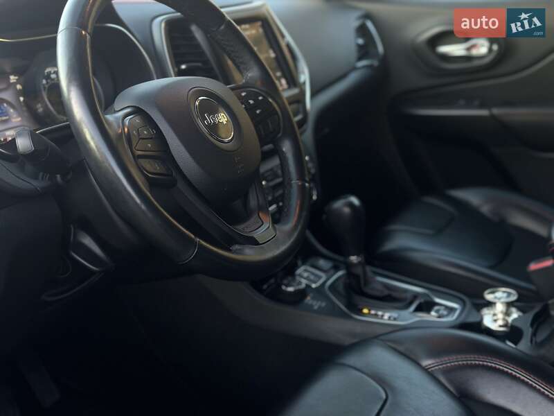 Внедорожник / Кроссовер Jeep Cherokee 2018 в Киеве